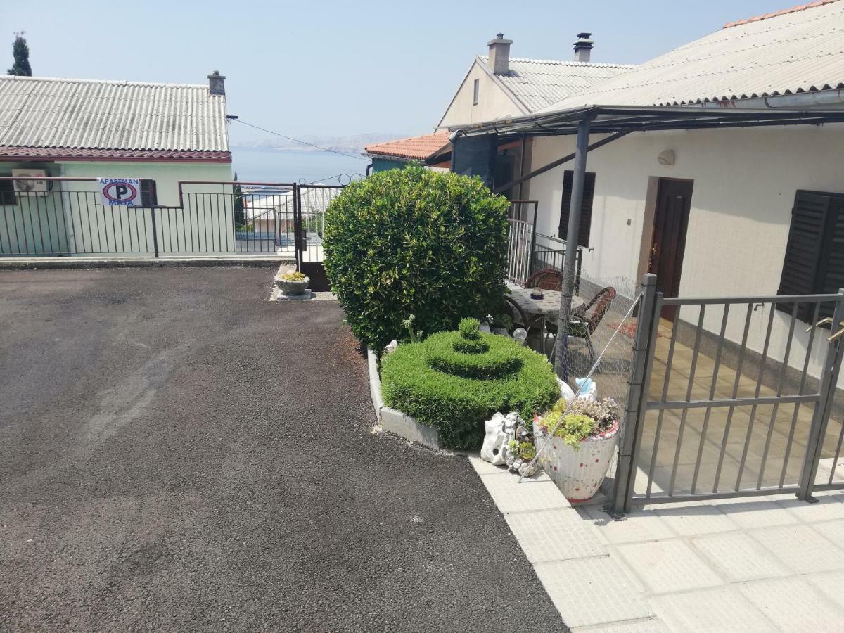 Nereo Apartment